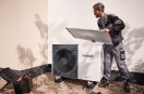 PRESSEBILD: VAILLANT GROUP WÄRMEPUMPE INSTALLATION