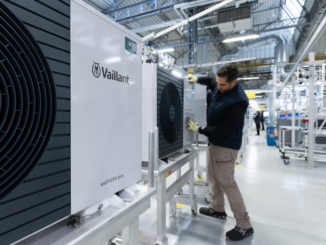 Wärmepumpen Produktion bei der Vaillant Group