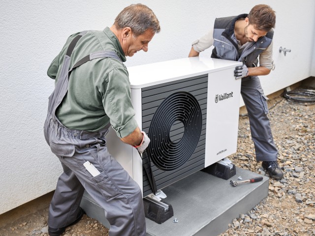 Installation einer Wärmepumpe aroTHERM plus